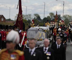 Trumna z ciałem Królowej dotarła do Windsoru