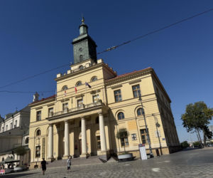 Ocalił ludzi przed eksplozją. Niezwykłe bohaterstwo woźnego z Lublina. Wyniósł bombę z Ratusza