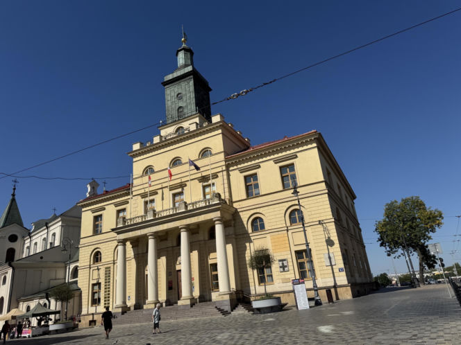Ocalił ludzi przed eksplozją. Niezwykłe bohaterstwo woźnego z Lublina. Wyniósł bombę z Ratusza