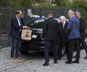 Jarosław Kaczyński w swoim domu na warszawskim Żoliborzu
