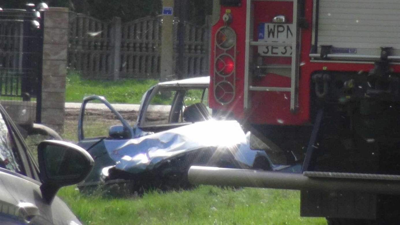 Śmiertelny wypadek pod Płockiem. Jedna osoba nie żyje i wielu rannych. 13-latka walczy o życie