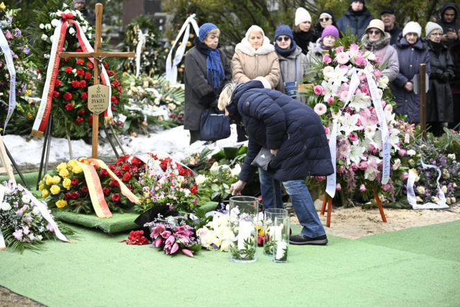 Bożena Dykiel spoczęła na Powązkach Wojskowych