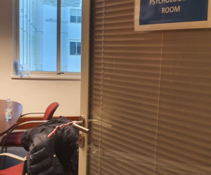 Tak mieszkają uchodźcy w Warszawie. Warunki mogą zaskoczyć