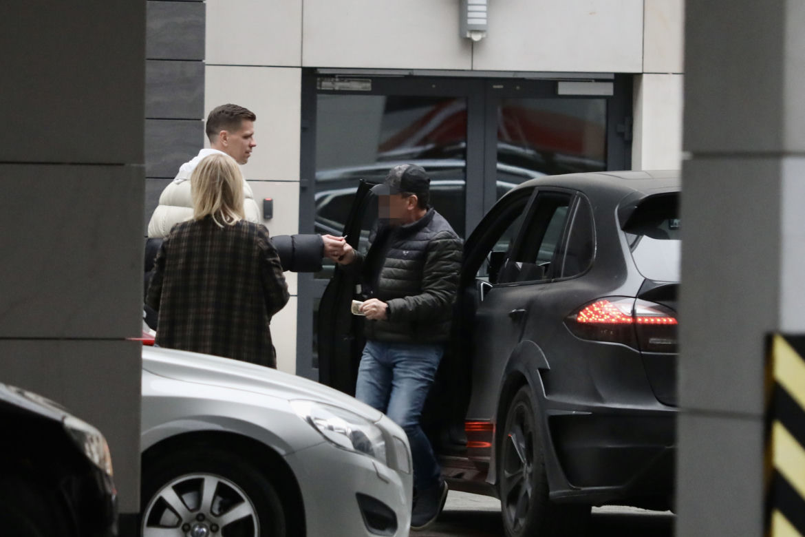 Wojciech Szczęsny żegna się z żoną Mariną