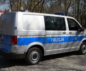 Nowe policyjne furgony patrolowe 