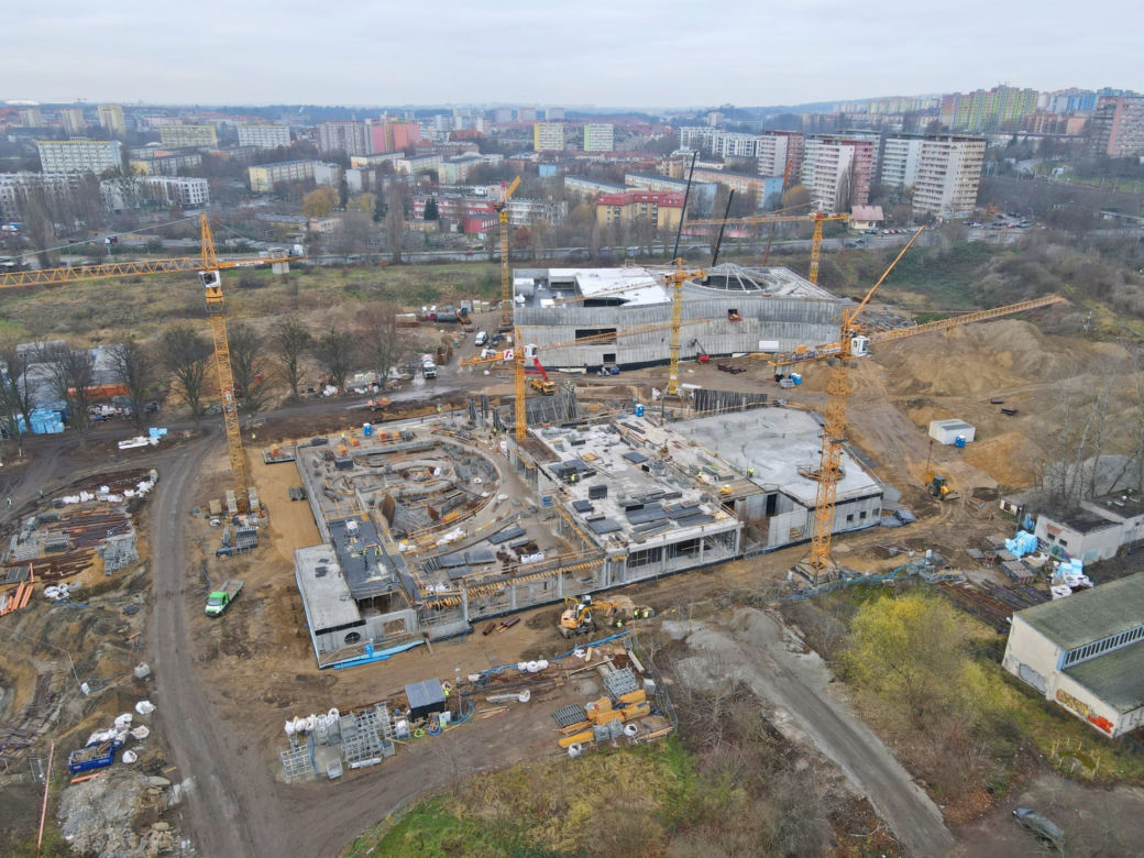 Budowa Fabryki wody - grudzień 2020. Montaż świetlika