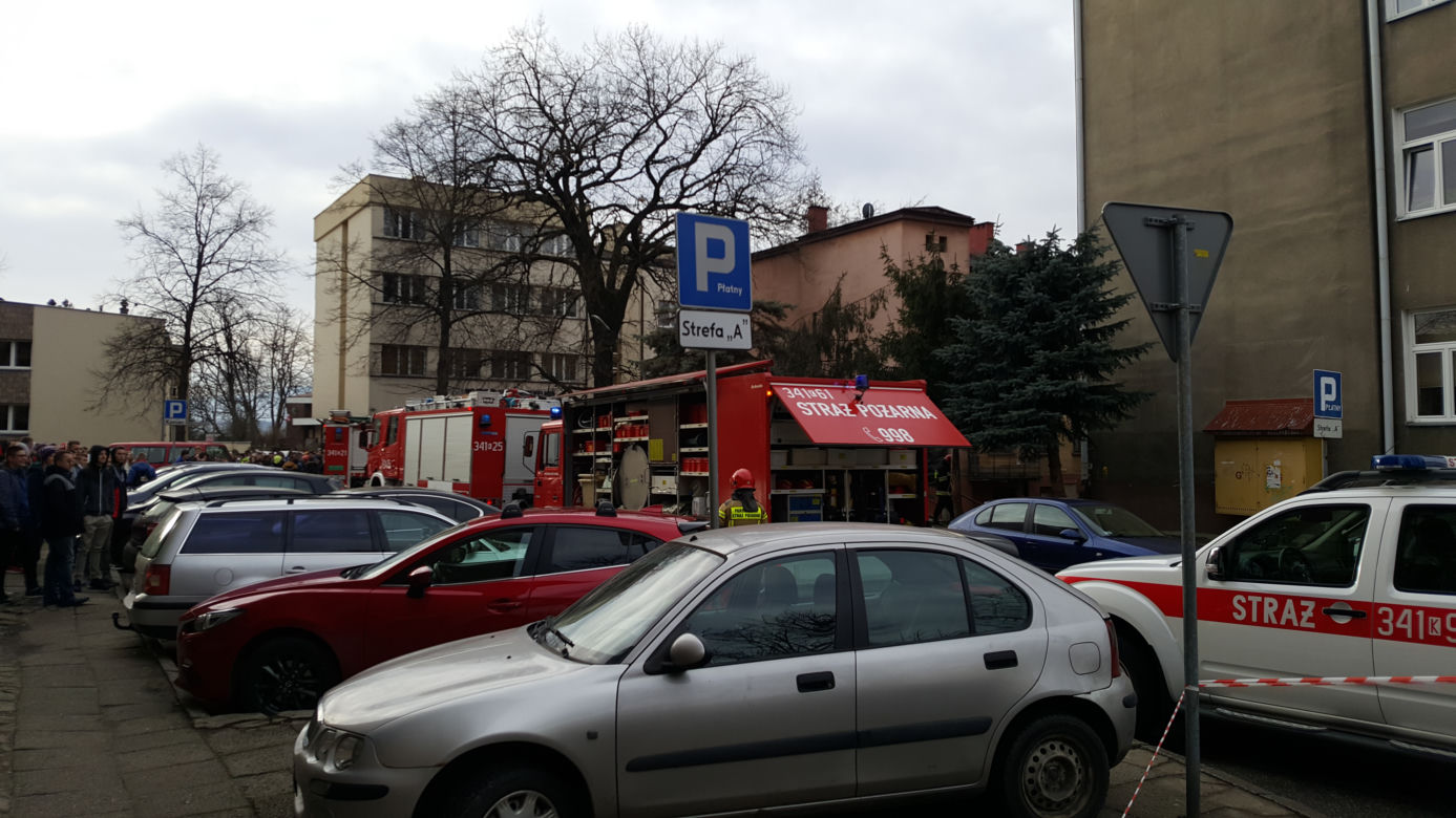 Ewakuacja w centrum miasta! Sześć osób zostało poszkodowanych