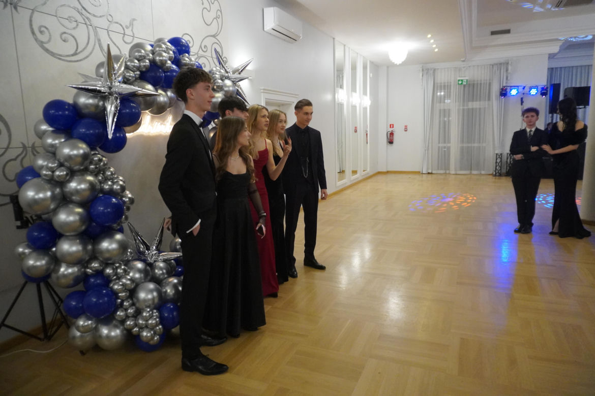 Studniówka 2025 2 Liceum Ogólnokształcącego im. płk. Leopolda Lisa-Kuli w Rzeszowie