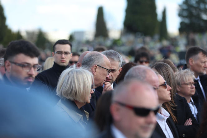 Polacy żegnają Łukasza Litewkę. Kondukt żałobny