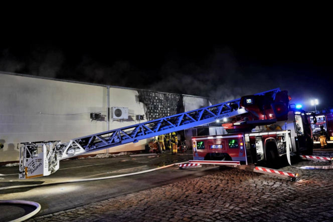 Kolejny market spłonął w Polkowicach. To już drugi taki pożar w krótkim czasie!
