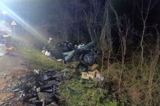 Tragedia na Dolnym Śląsku. Dwóch młodych mężczyzn zginęło w wypadku