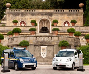 Renault Kangoo Maxi Z.E dla papieża
