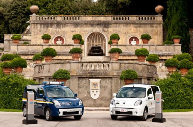 Renault Kangoo Maxi Z.E dla papieża