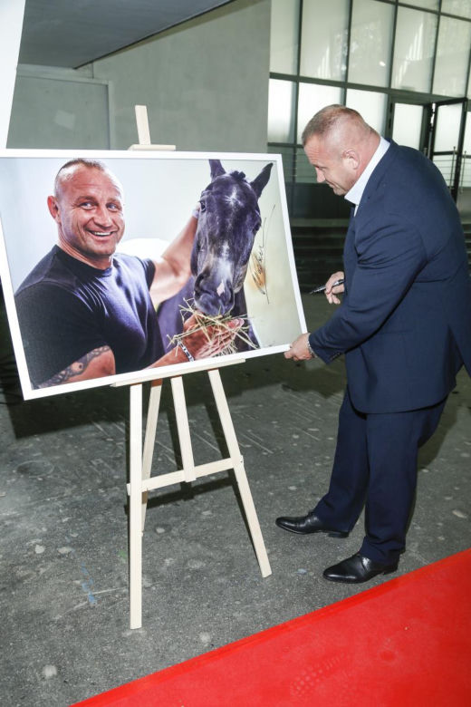 Mariusz Pudzianowski pochwalił się swoją posiadłością. Tak mieszka znany strongman