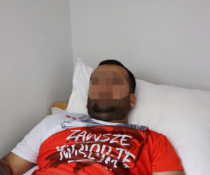 Przyłożył broń do fotela i wystrzelił! Dramat taksówkarza