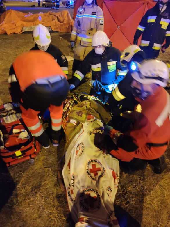 Tragiczny wypadek autokaru na autostradzie A4. Zdjęcia ratowników medycznych