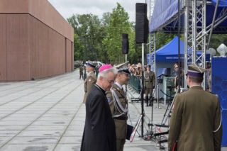 „Budowaliśmy samolot w trakcie lotu z pożarem”. Generał Molenda przechodzi do NATO