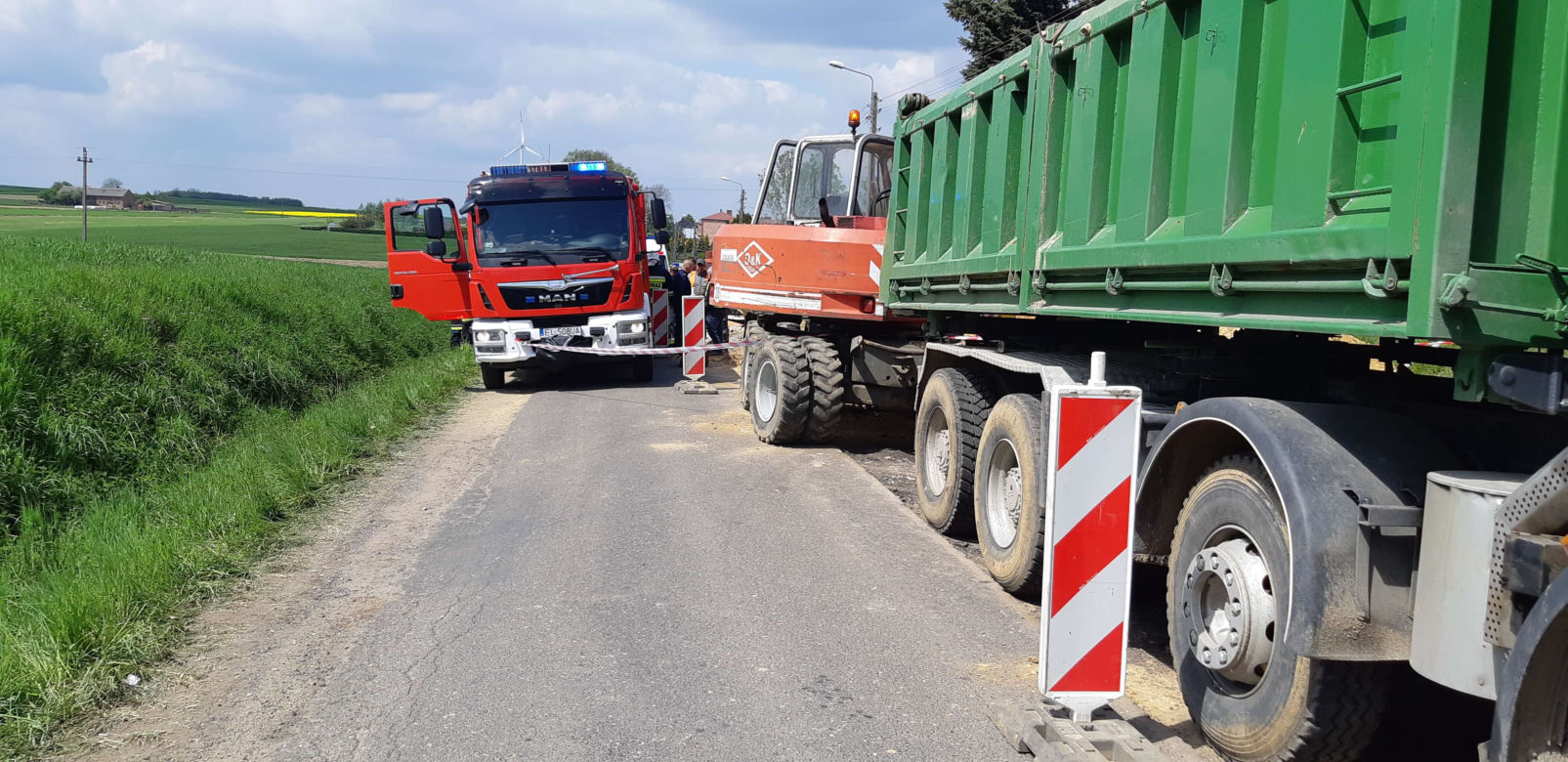 Robotnik ZASYPANY w głębokim wykopie. UDUSIŁ SIĘ pod ziemią. KOSZMAR w Łódzkiem