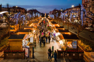 Najpiękniejsze jarmarki bożonarodzeniowe w Polsce. Które warto odwiedzić i do kiedy trwają? Sprawdzamy daty
