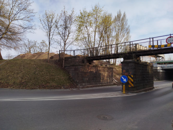 Budowa tunelu dla rowerzystów pod wiaduktem garwolińskim coraz bliżej