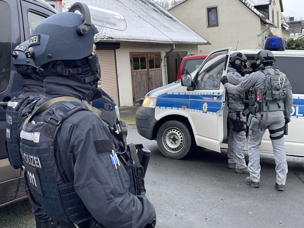 Udaremniony zamach stanu w Niemczech! 25 osób zatrzymanych, wśród nich Rosjanka