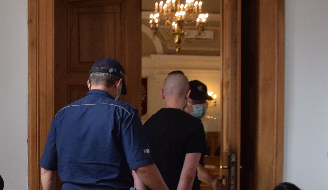 16-latek porżnął małżeństwo w Kosinie. Ruszył proces. Grozi mu 25 lat