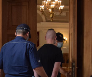 16-latek porżnął małżeństwo w Kosinie. Ruszył proces. Grozi mu 25 lat