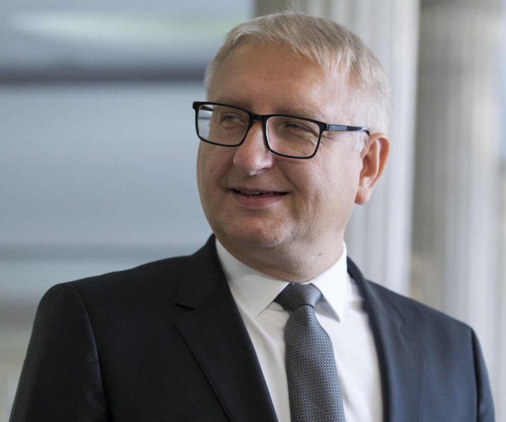 KACZYŃSKI WYRZUCI PIĘTĘ