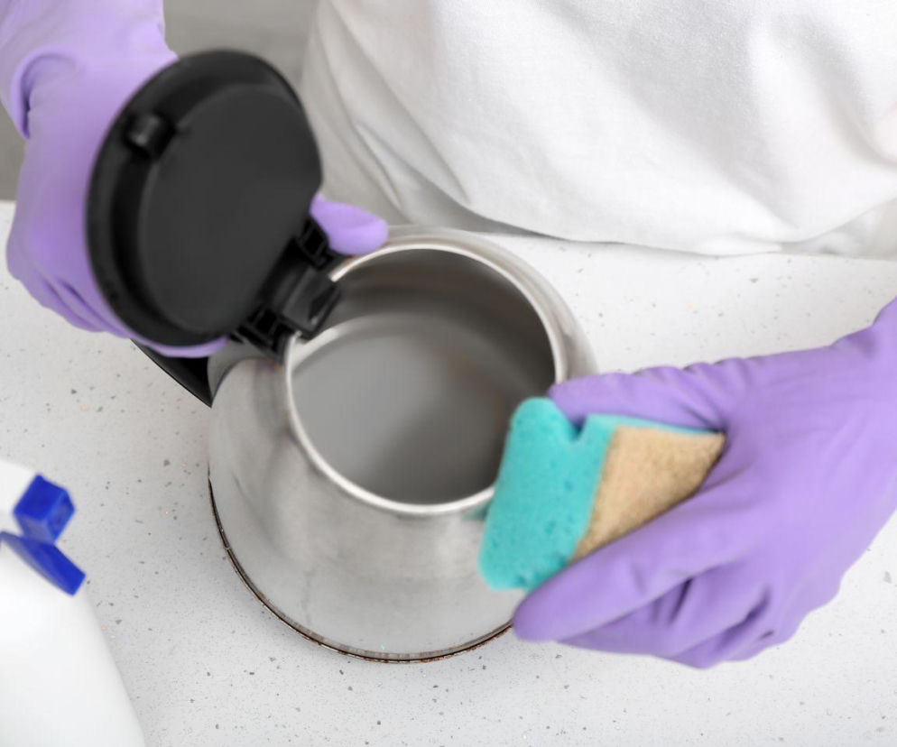 jak usunąć kamień z czajnika kwaskiem cytrynowym