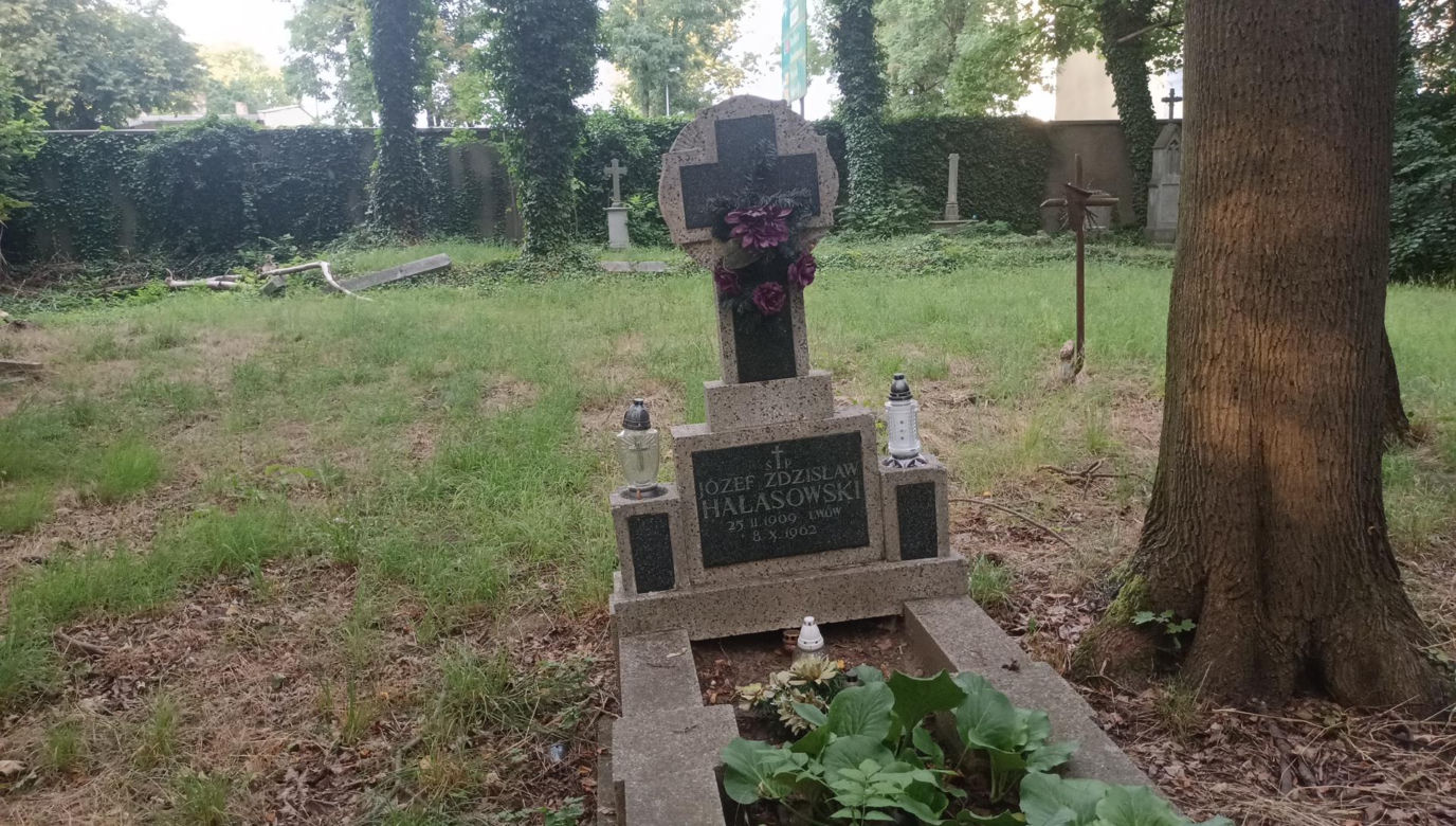 Opuszczony cmentarz w Opolu. Tu zatrzymał się czas
