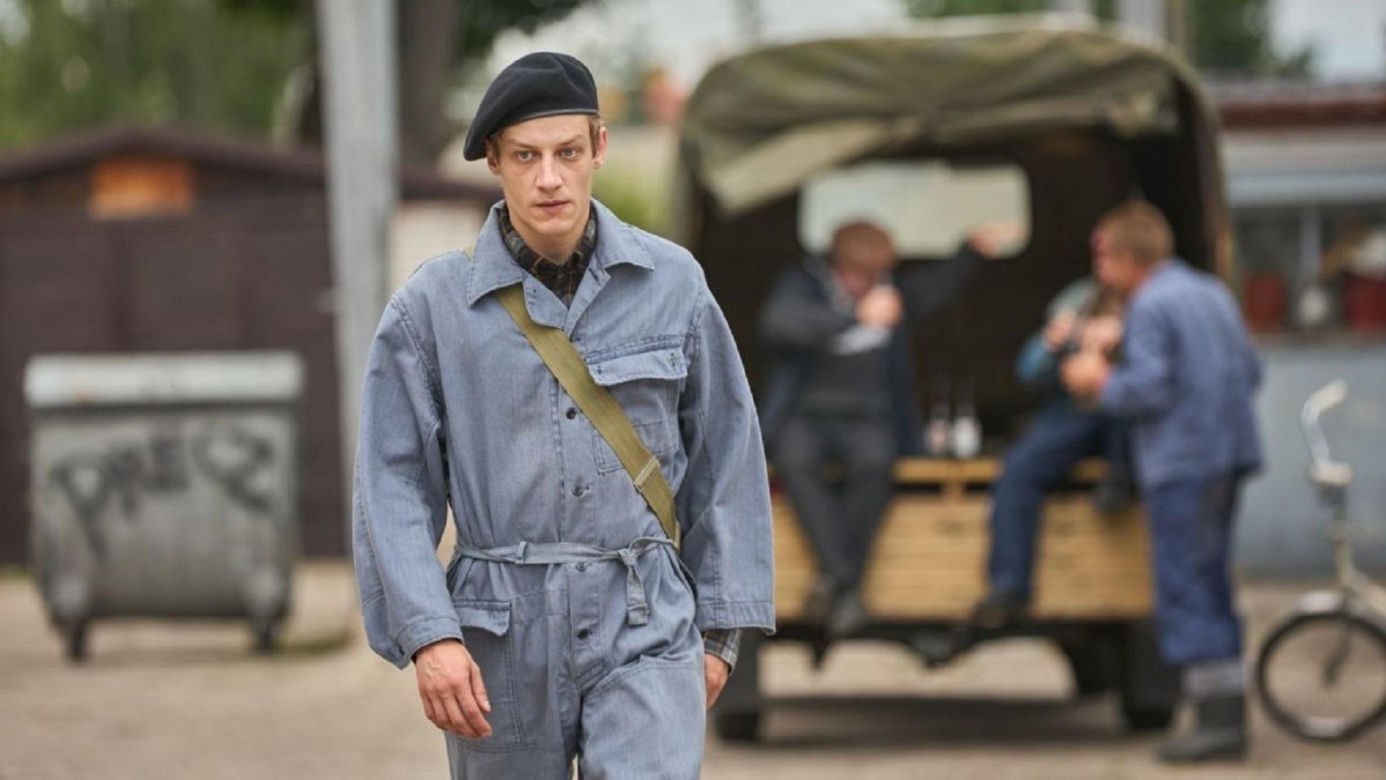 Wojna zastępcza odc. 2. Artur (Mateusz Więcławek)