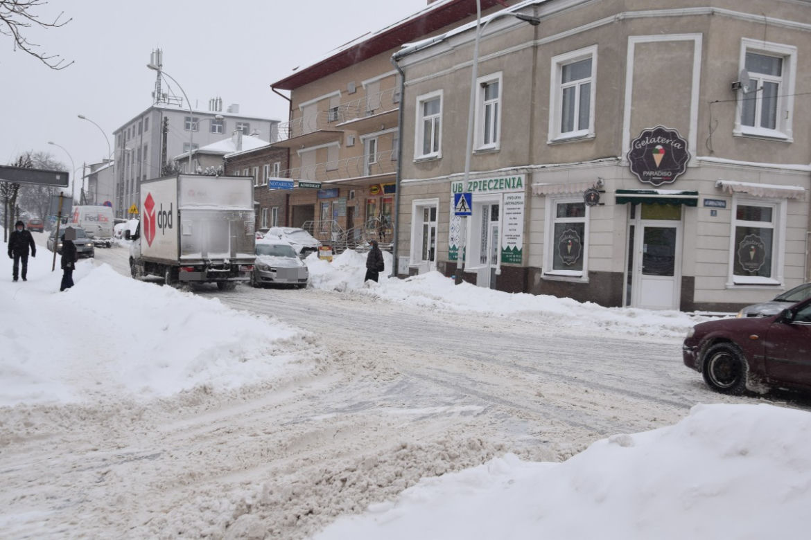 Zima nie odpuszcza. Pogodowy armagedon w podkarpackich miastach [ZDJĘCIA]
