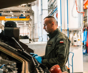 Gen. Mendrala w strategicznym sercu armii. Centrum Warsztatowo-Magazynowe w Powidzu umacnia sojusz z USA