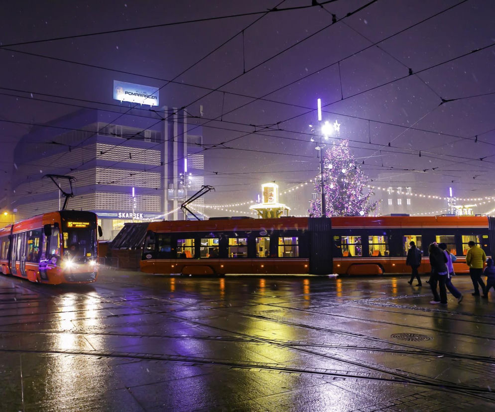 Jedziesz na Sylwestra z Dwójką? Te tramwaje i autobusy będą darmowe