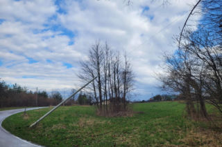 Interwencje Strażaków przy likwidacji szkód spowodowanych przez gwałtowny wiatr i burze