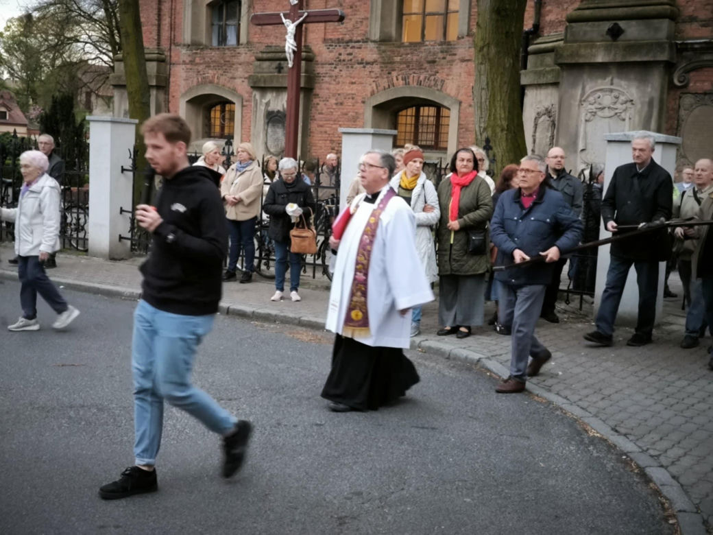 Droga Krzyżowa przeszła ulicami Leszna