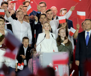 Kinga Duda zostaje w Polsce