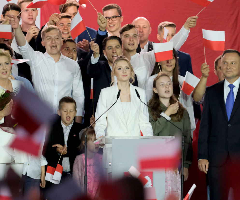 Kinga Duda zostaje w Polsce