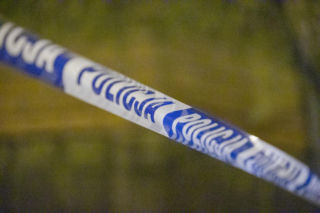 Ogrodzenie przygniotło 5-latkę. Dziewczynka zginęła na oczach kompletnie pijanego ojca