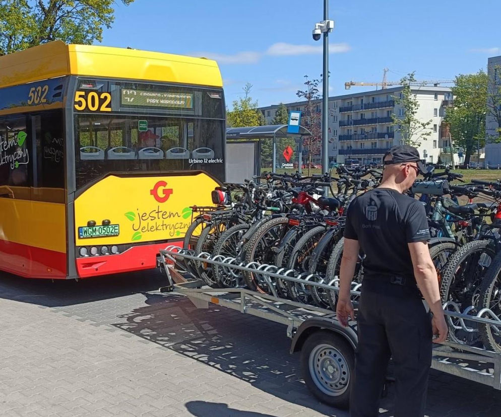 Autobus z przyczepą