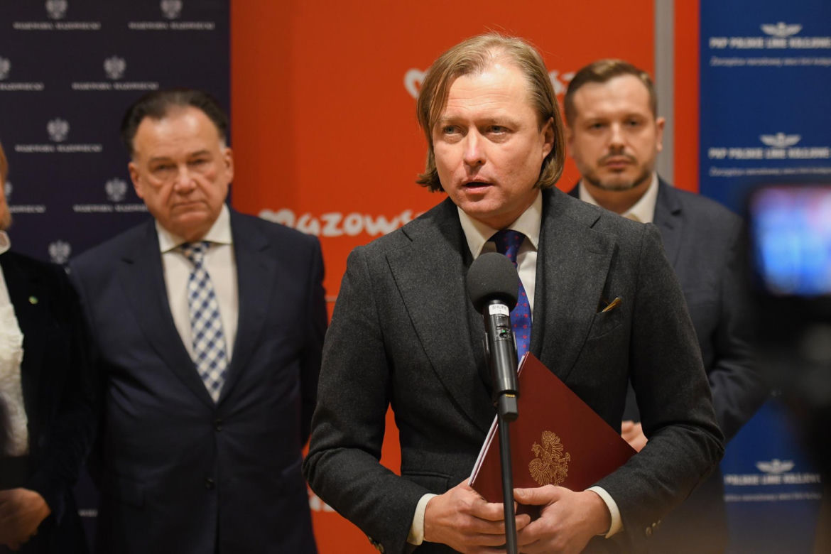 Koniec przesiadek! Pociągiem dojedziesz prosto na lotnisko w Modlinie! Jest decyzja