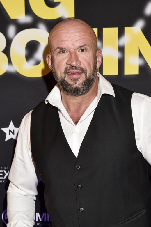 Tomasz Oświeciński filmową gwiazdą produkcji Vegi. Tak celebryta zmieniał się przez lata