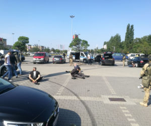 Wielka akcja policji i antyterrorystów na al. Pokoju w Krakowie