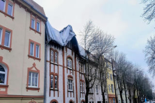 Jak stali, tak wyszli! Pogorzelcy na powrót do mieszkań zaczekają w hotelu