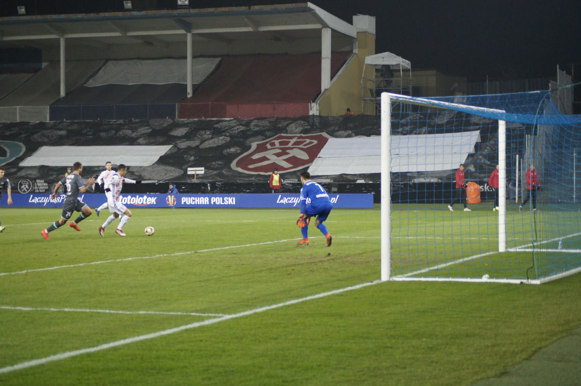 Górnik Zabrze - Lechia Gdańsk: Ponad 8 tysięcy fanów wspierało Trójkolorowych