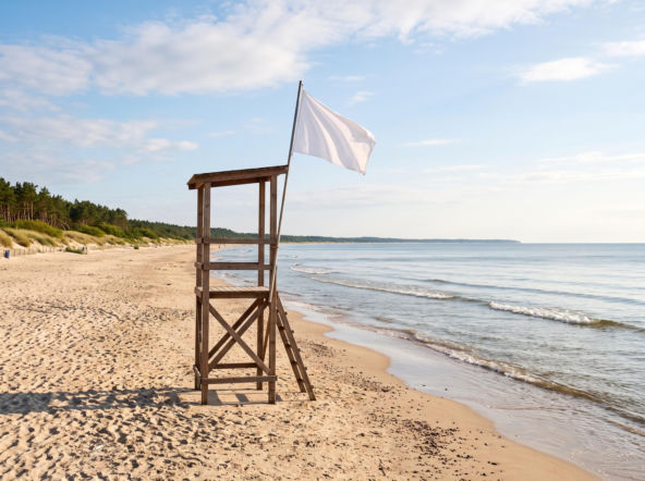 Sinice Łazy. Czy w Łazach można się kąpać 09.08? Flaga, warunki pogodowe