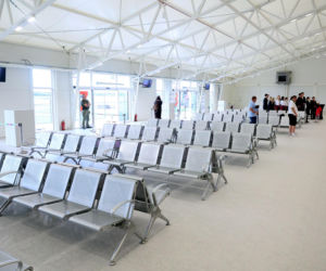 Lotnisko w namiocie. W Modlinie otwarto nowy terminal
