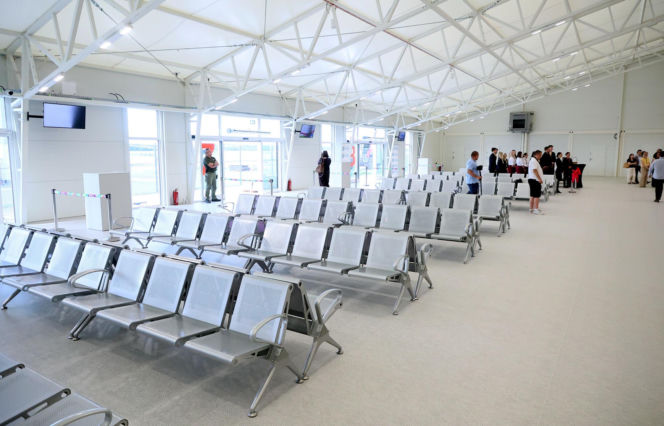 Lotnisko w namiocie. W Modlinie otwarto nowy terminal