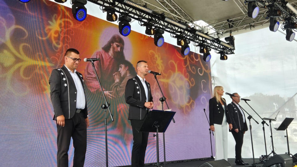 Bayer Full na pielgrzymce