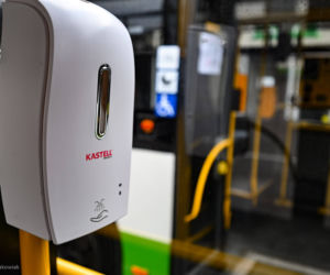 Bezdotykowe dezynfekatory w autobusach w Białymstoku już działają [ZDJĘCIA]